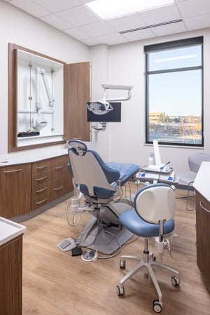 04_251112_Dental-Associates_L_009