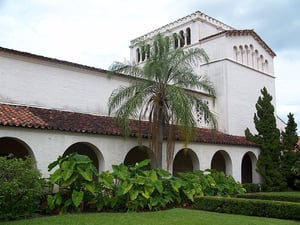 Picture 2_800px-Rollins_College_Russell_Theatre03