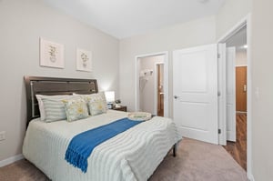 10 - 09-46-web-or-mls-The-Sycamore-of-River-Falls-Print-46