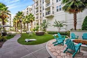 400 North Courtyard 2