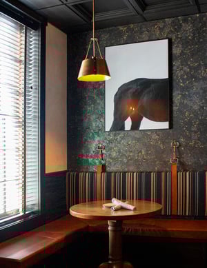 08_Website---GoldenLamb-Black Tavern-Detail-02